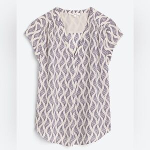 MONDAY FUN
Lillian V Neck Blouse (Size S)